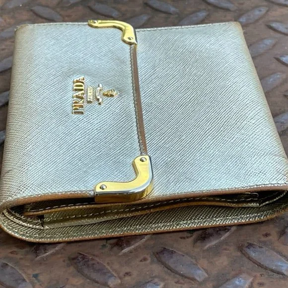 Prada Wallet Tri Fold Gold Tone Leather Card Holder Purse Made in Italy authenti - Picture 3 of 14